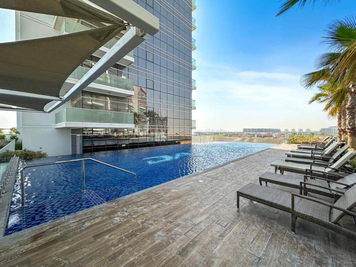 Apartment Fabulous In Damac Hills With A Pool & Gym Dubai